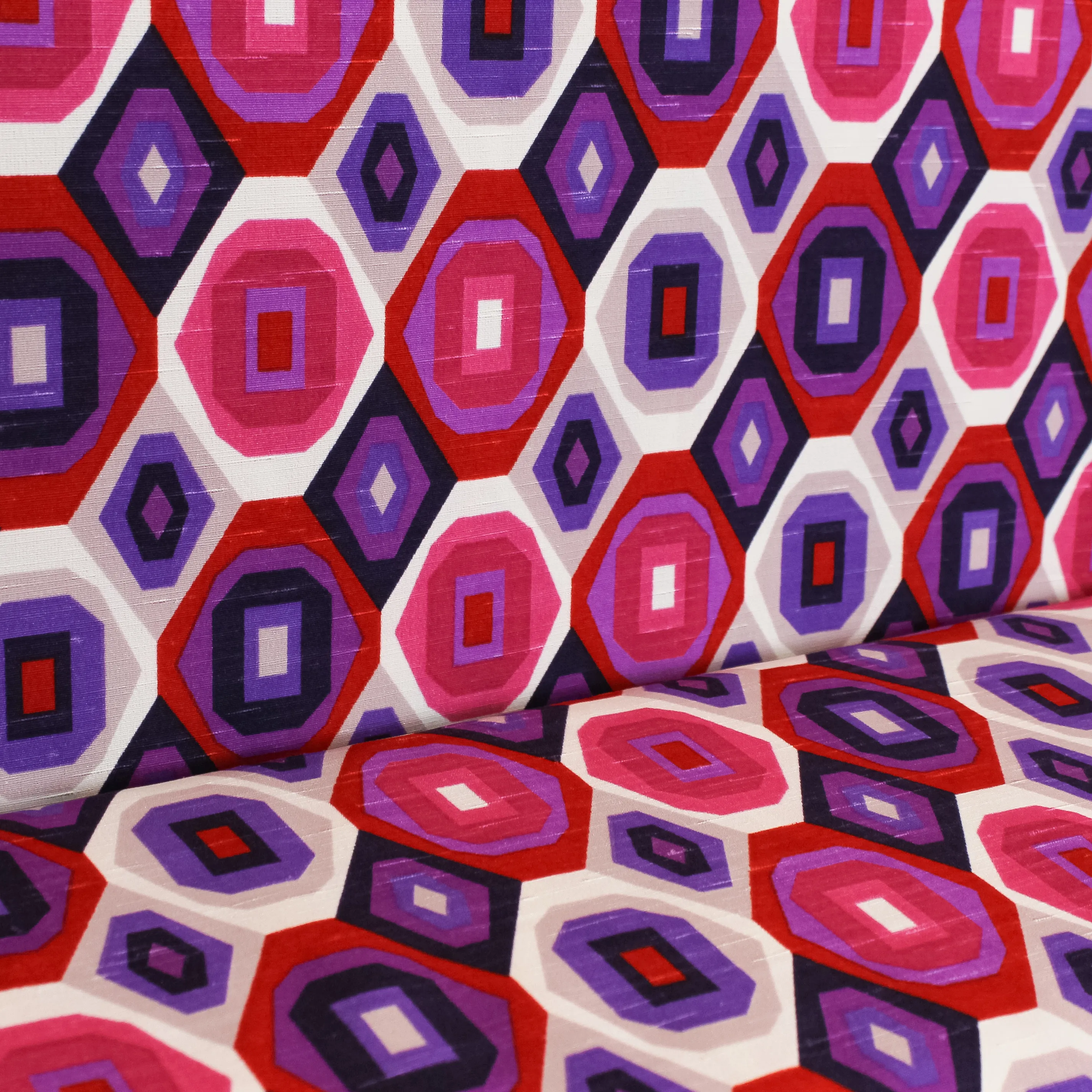 Polyester linnenlook met roos abstract motief